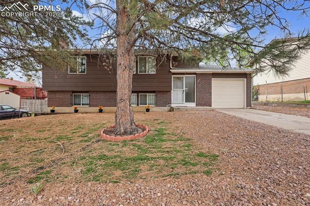 27 McBurney Boulevard, Colorado Springs, CO 80911