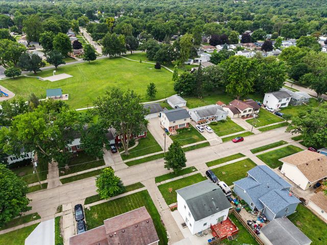 3923 Richmond Avenue, Des Moines, IA 50317