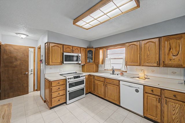 3923 Richmond Avenue, Des Moines, IA 50317