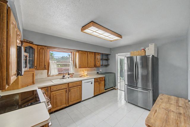 3923 Richmond Avenue, Des Moines, IA 50317