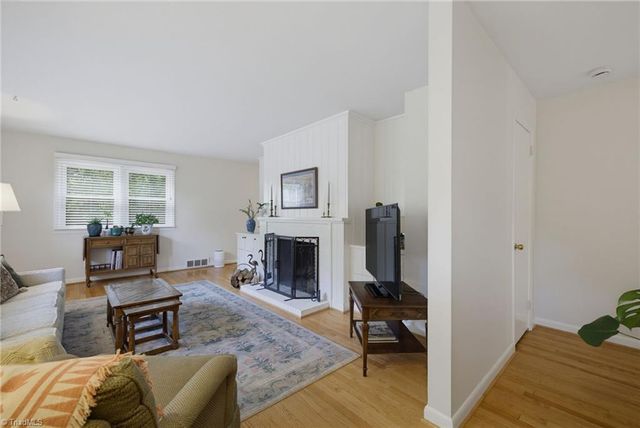 2743 Wildwood Court, Winston-salem, NC 27103
