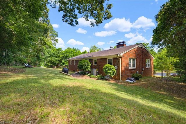 2743 Wildwood Court, Winston-salem, NC 27103
