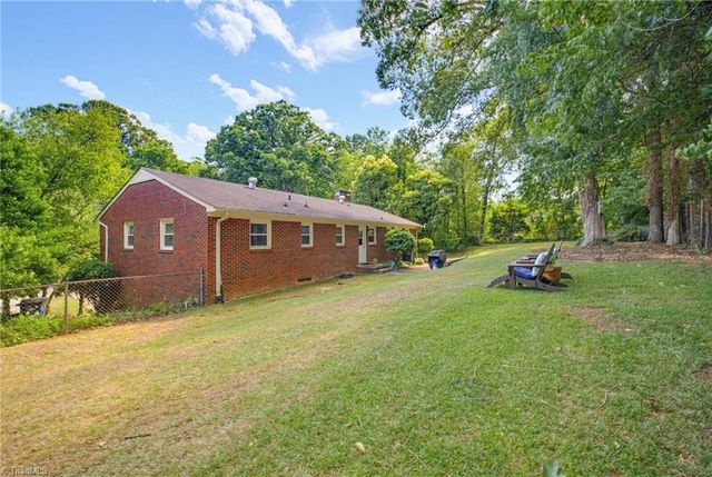 2743 Wildwood Court, Winston-salem, NC 27103