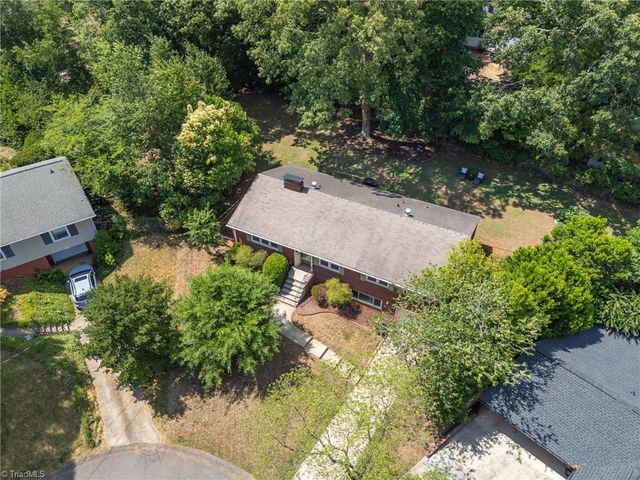 2743 Wildwood Court, Winston-salem, NC 27103