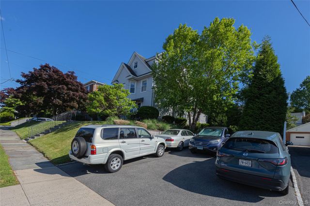 34 Morsemere Place, Yonkers, NY 10701