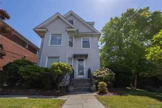 34 Morsemere Place, Yonkers, NY 10701