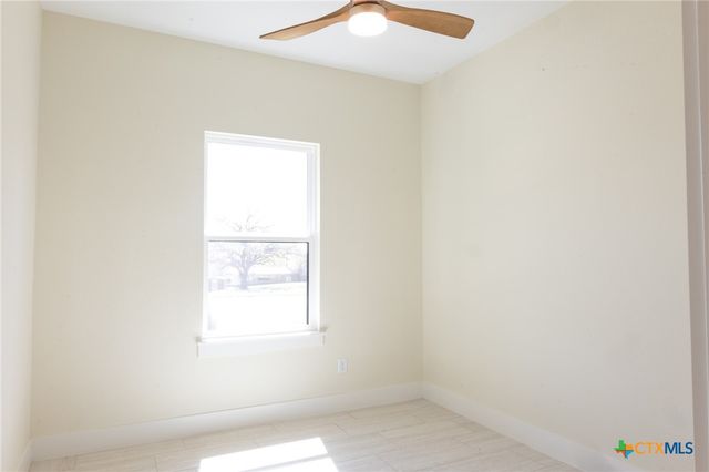 1105 W 1st Street, Lampasas, TX 76550