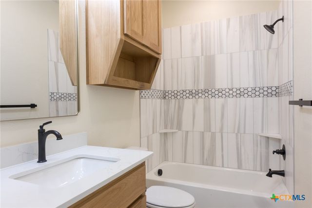 1105 W 1st Street, Lampasas, TX 76550