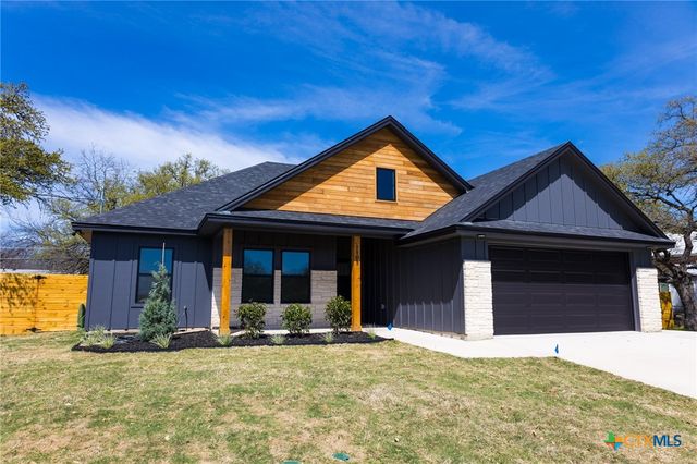 1105 W 1st Street, Lampasas, TX 76550