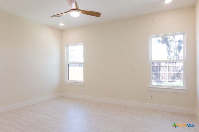 1105 W 1st Street, Lampasas, TX 76550