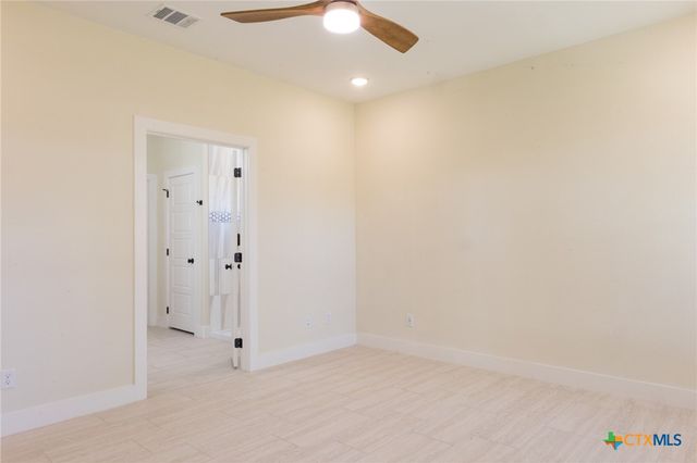 1105 W 1st Street, Lampasas, TX 76550