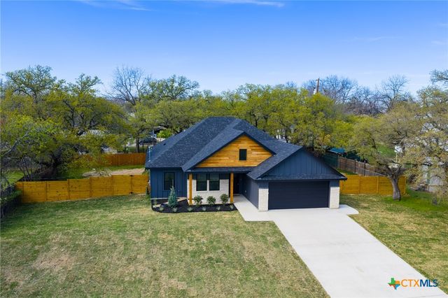 1105 W 1st Street, Lampasas, TX 76550