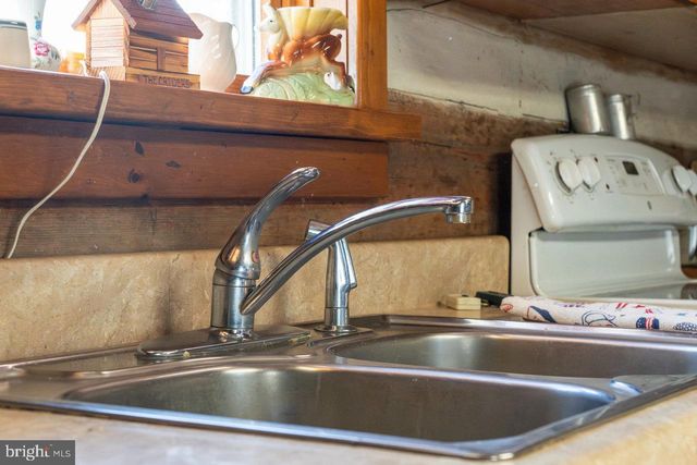 800 COVE MOUNTAIN RD, Mathias, WV 26812