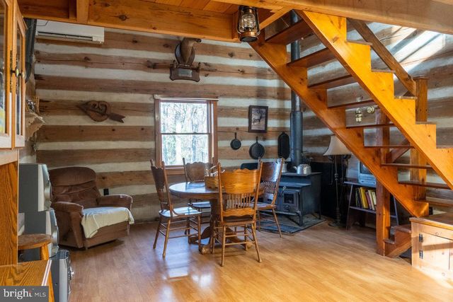 800 COVE MOUNTAIN RD, Mathias, WV 26812