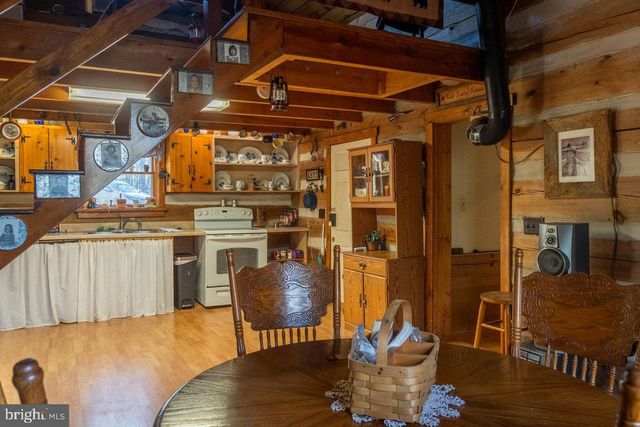 800 COVE MOUNTAIN RD, Mathias, WV 26812