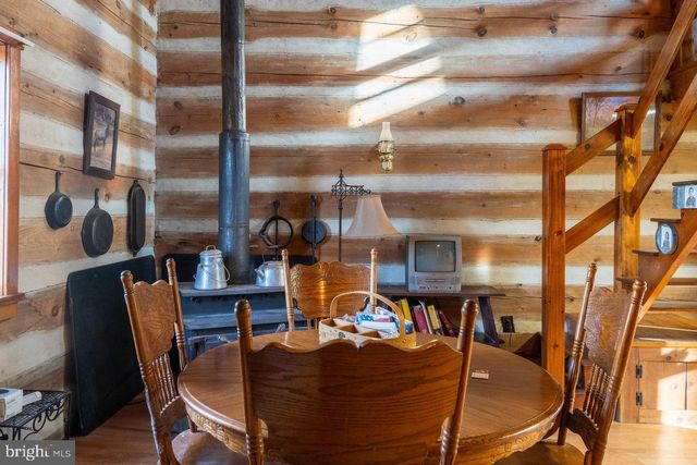800 COVE MOUNTAIN RD, Mathias, WV 26812
