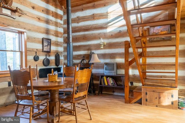 800 COVE MOUNTAIN RD, Mathias, WV 26812