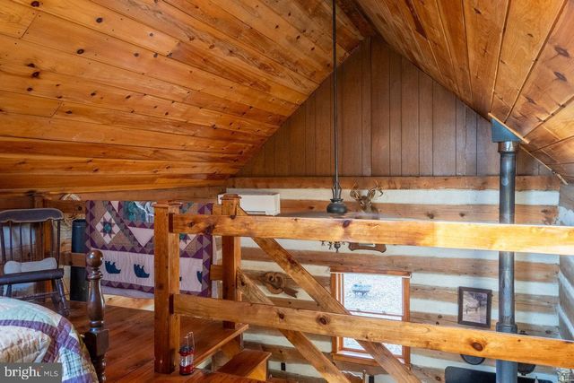 800 COVE MOUNTAIN RD, Mathias, WV 26812
