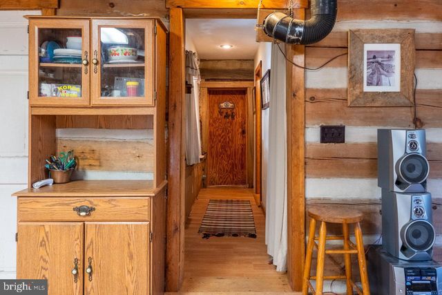 800 COVE MOUNTAIN RD, Mathias, WV 26812