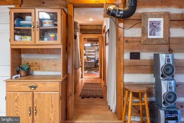 800 COVE MOUNTAIN RD, Mathias, WV 26812