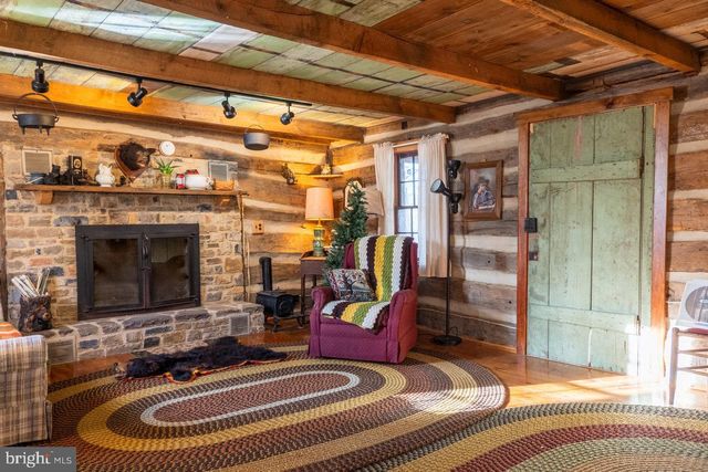 800 COVE MOUNTAIN RD, Mathias, WV 26812