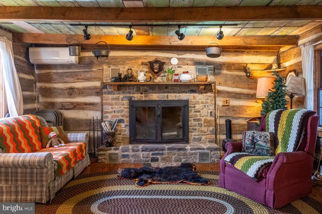 800 COVE MOUNTAIN RD, Mathias, WV 26812