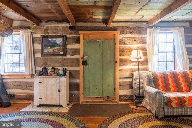 800 COVE MOUNTAIN RD, Mathias, WV 26812