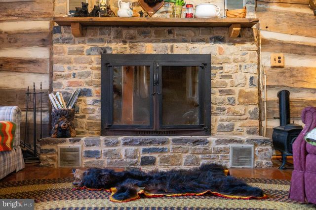 800 COVE MOUNTAIN RD, Mathias, WV 26812