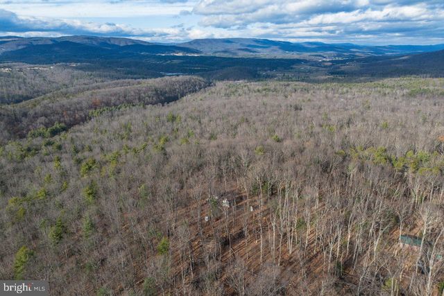 800 COVE MOUNTAIN RD, Mathias, WV 26812