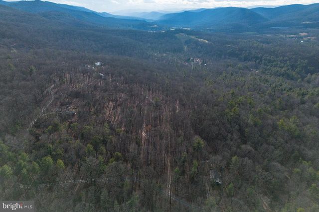 800 COVE MOUNTAIN RD, Mathias, WV 26812