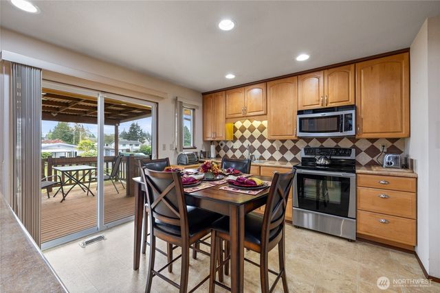 1902 E 60th Street, Tacoma, WA 98404