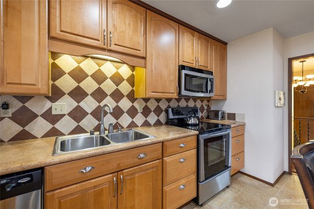 1902 E 60th Street, Tacoma, WA 98404