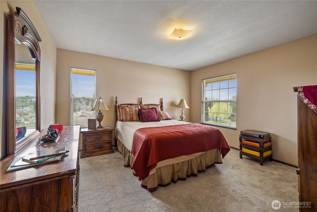 1902 E 60th Street, Tacoma, WA 98404