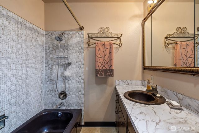 1902 E 60th Street, Tacoma, WA 98404