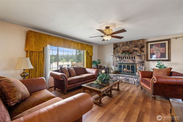 1902 E 60th Street, Tacoma, WA 98404