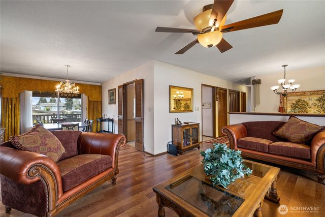 1902 E 60th Street, Tacoma, WA 98404