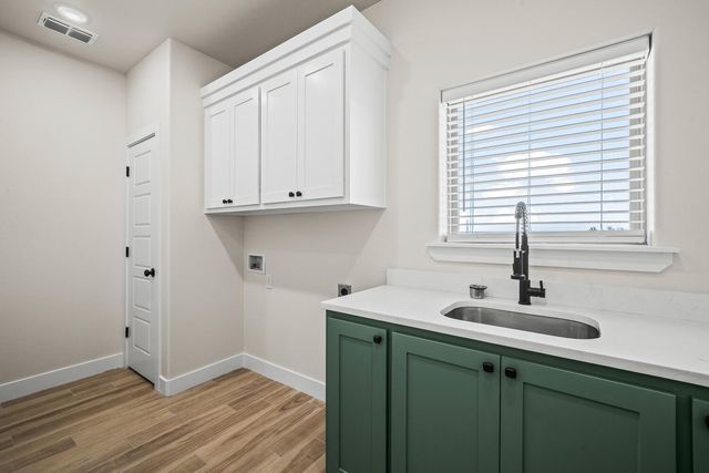 16008 N F M 179, Shallowater, TX 79363