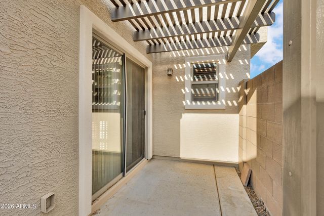 1662 S Martingale Road, Gilbert, AZ 85295