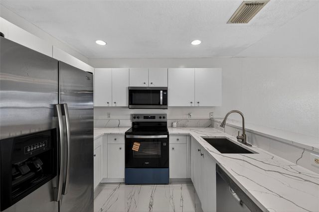 85 Citrus Park Lane, Boynton Beach, FL 33436