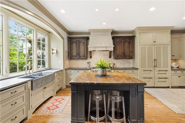 45 Montclair Drive NE, Atlanta, GA 30309