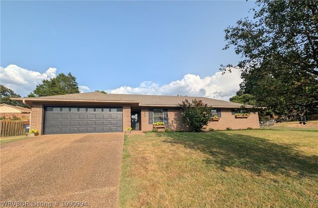 1102 8th Street, Van Buren, AR 72956