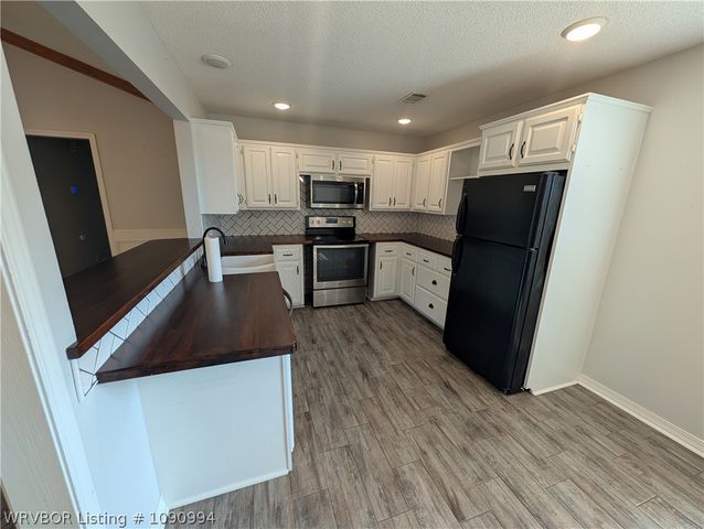 1102 8th Street, Van Buren, AR 72956