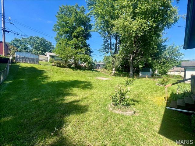 2637 Garham Drive, St Louis, MO 63136
