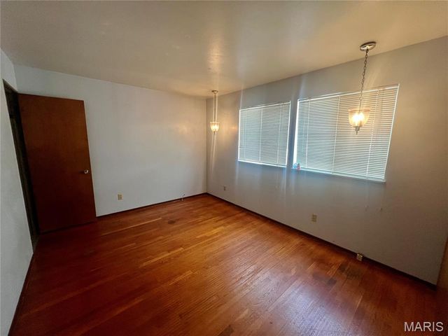 2637 Garham Drive, St Louis, MO 63136