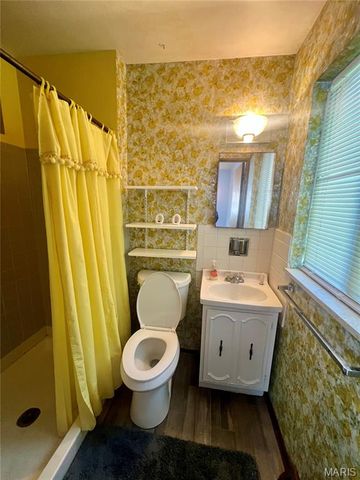 2637 Garham Drive, St Louis, MO 63136