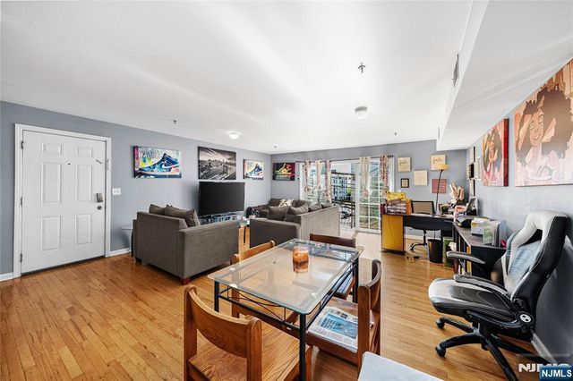 25-27 Norfolk Street, Newark, NJ 07103