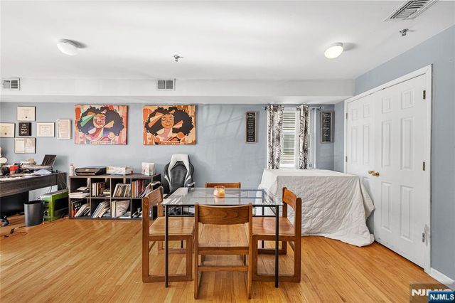 25-27 Norfolk Street, Newark, NJ 07103