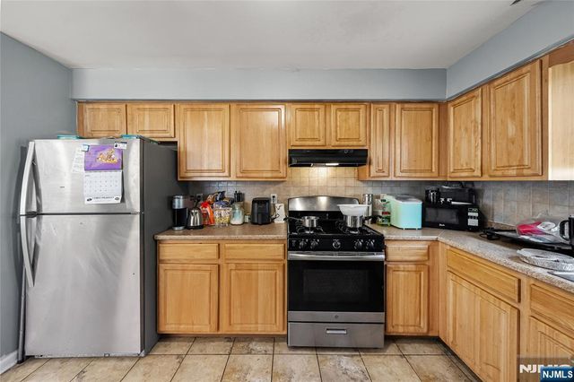 25-27 Norfolk Street, Newark, NJ 07103