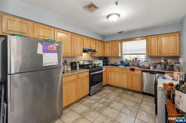 25-27 Norfolk Street, Newark, NJ 07103