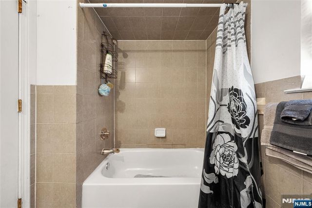 25-27 Norfolk Street, Newark, NJ 07103